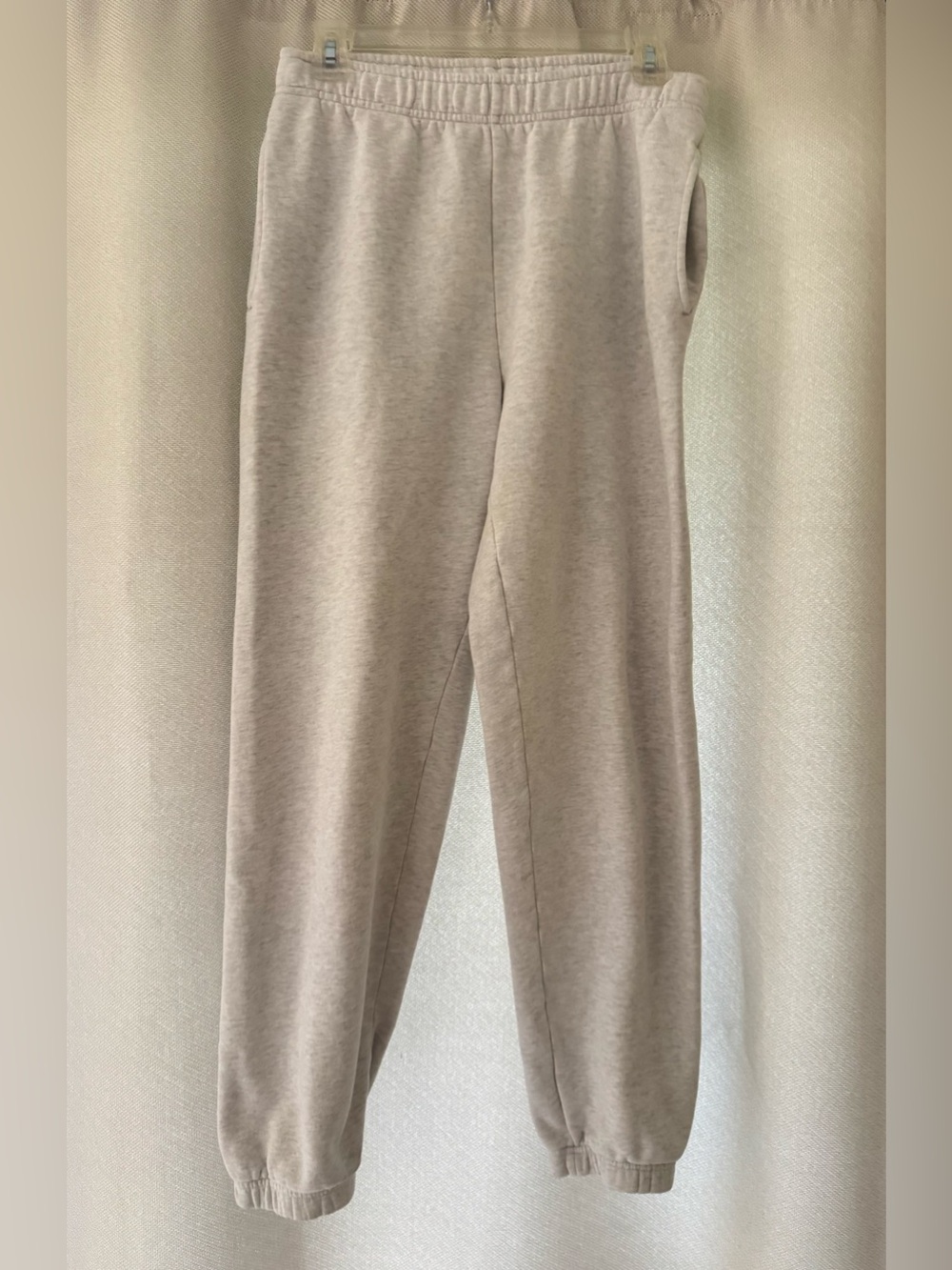 Aritzia TNA Cozy Fleece Boyfriend Jogger Sweatpants Gray Heather Size Small - Picture 2 of 10